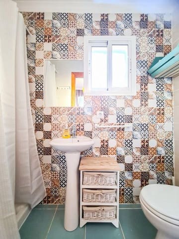 1 makuuhuone Kaupallinen myytävänä paikassa Chiclana de la Frontera - 110 000 € (Ref: 9666458)