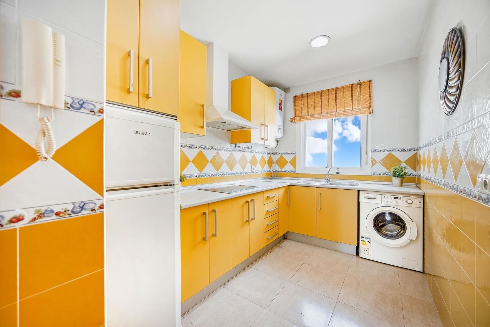 2 bedroom Flat for sale in Chiclana de la Frontera - € 137,990 (Ref: 9683502)