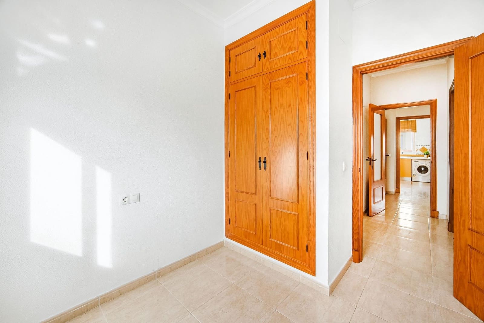 2 bedroom Flat for sale in Chiclana de la Frontera - € 137,990 (Ref: 9683502)
