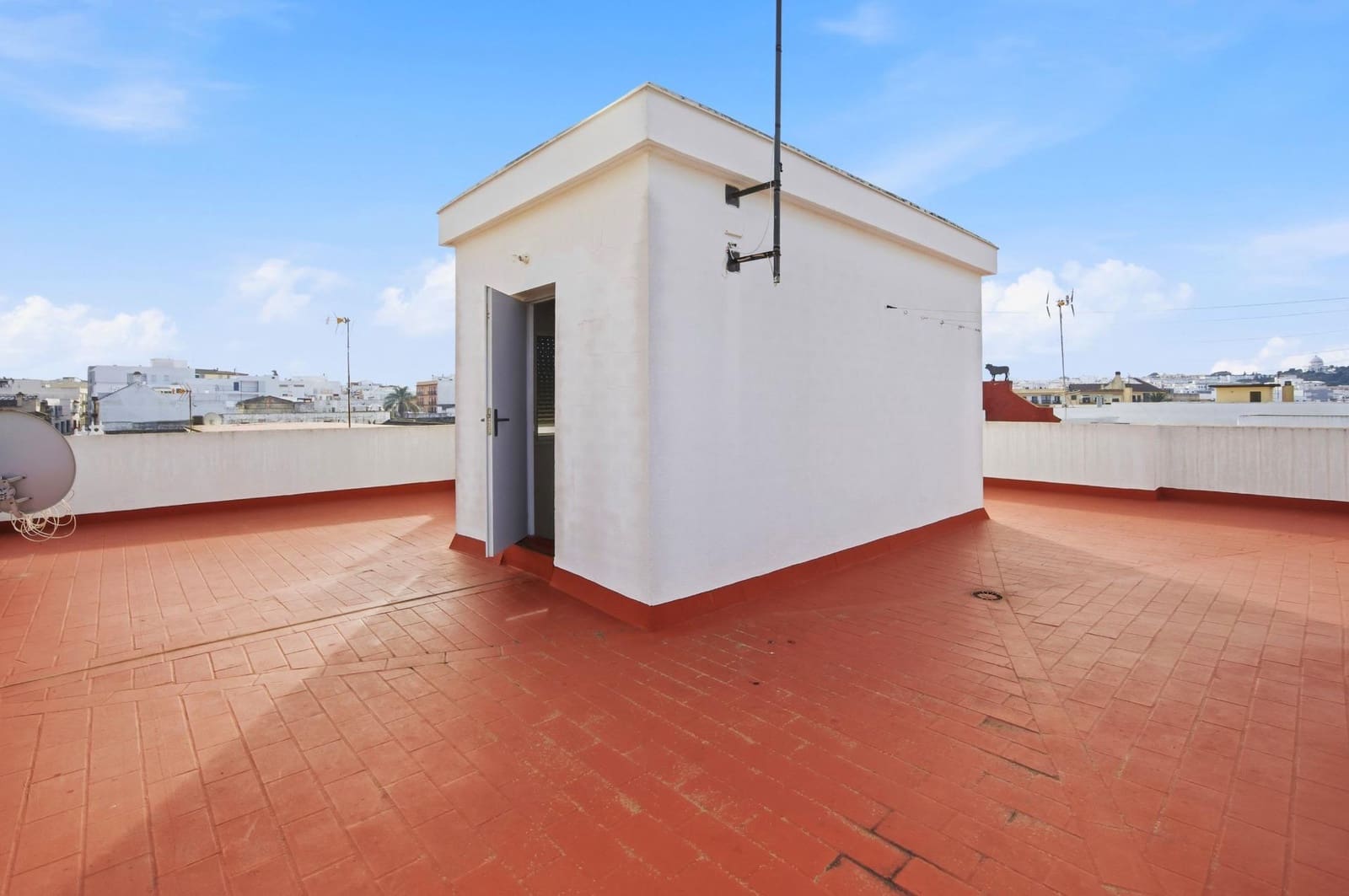 2 bedroom Flat for sale in Chiclana de la Frontera - € 137,990 (Ref: 9683502)