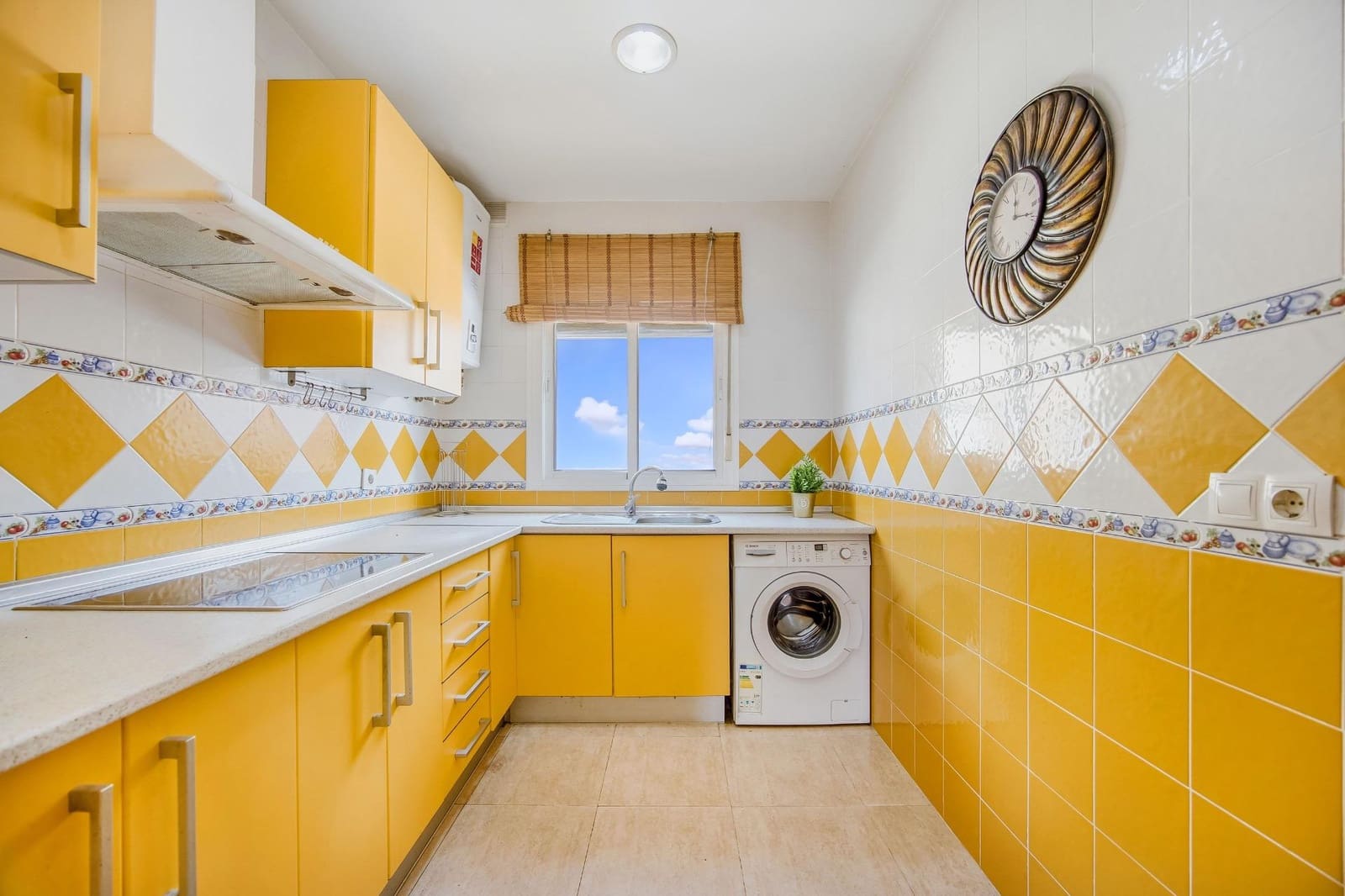 2 bedroom Flat for sale in Chiclana de la Frontera - € 137,990 (Ref: 9683502)