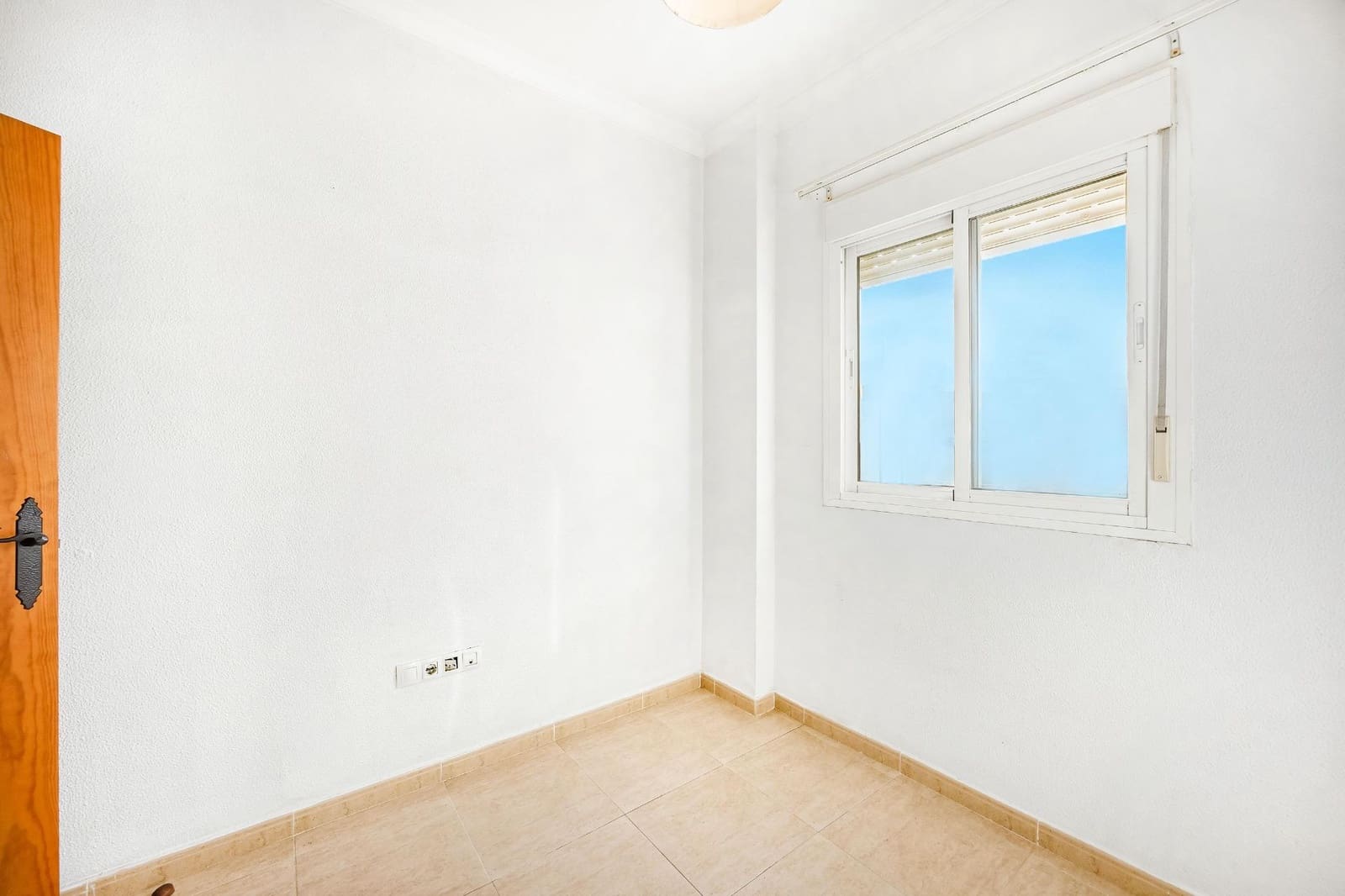 2 bedroom Flat for sale in Chiclana de la Frontera - € 137,990 (Ref: 9683502)