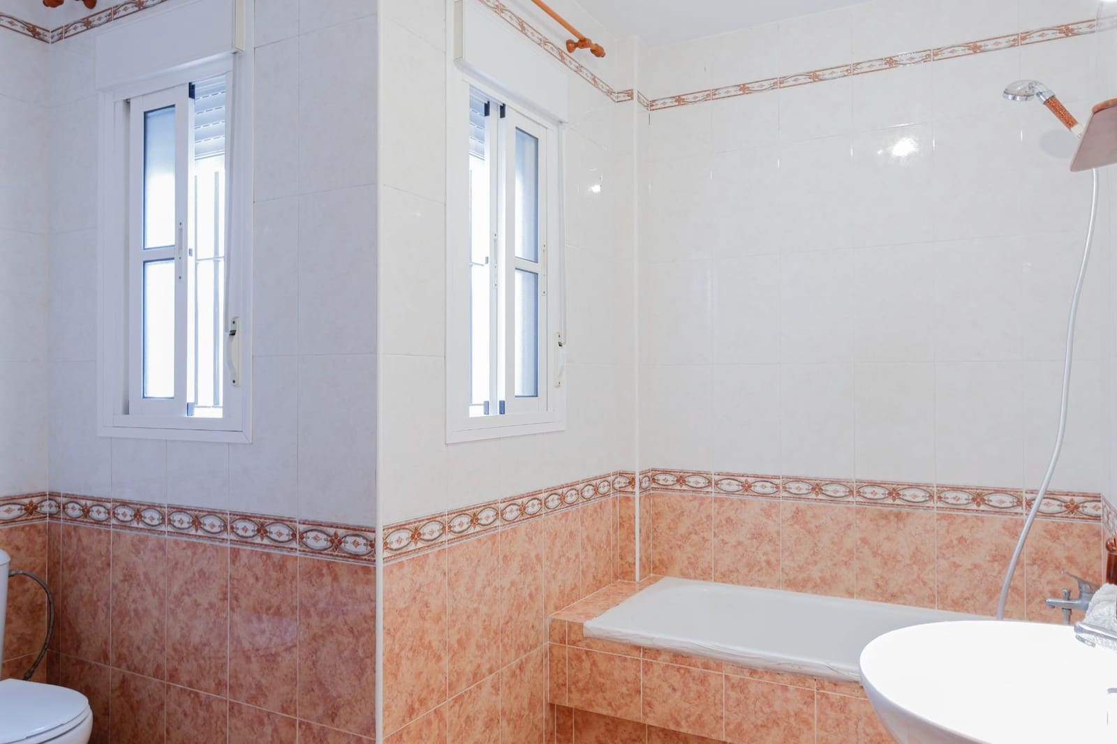 2 bedroom Flat for sale in Chiclana de la Frontera - € 179,990 (Ref: 9726615)