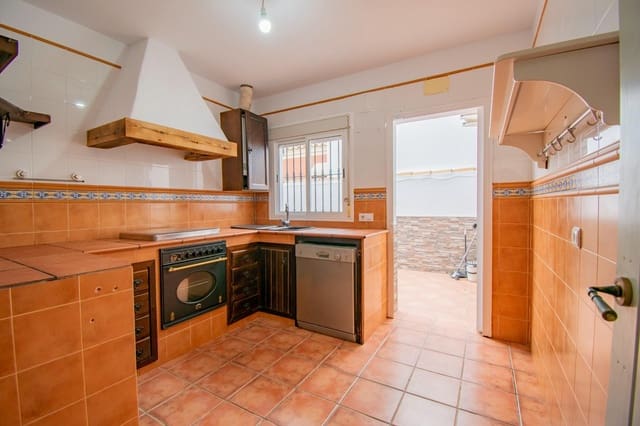 3 camera da letto Villa in vendita in Chiclana de la Frontera con piscina garage - 360.000 € (Rif: 9761949)