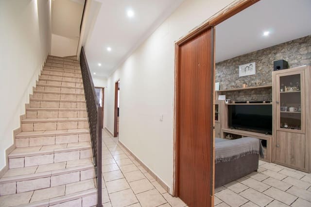 4 slaapkamer Rijtjeshuis te koop in Chiclana de la Frontera - € 199.990 (Ref: 9788370)