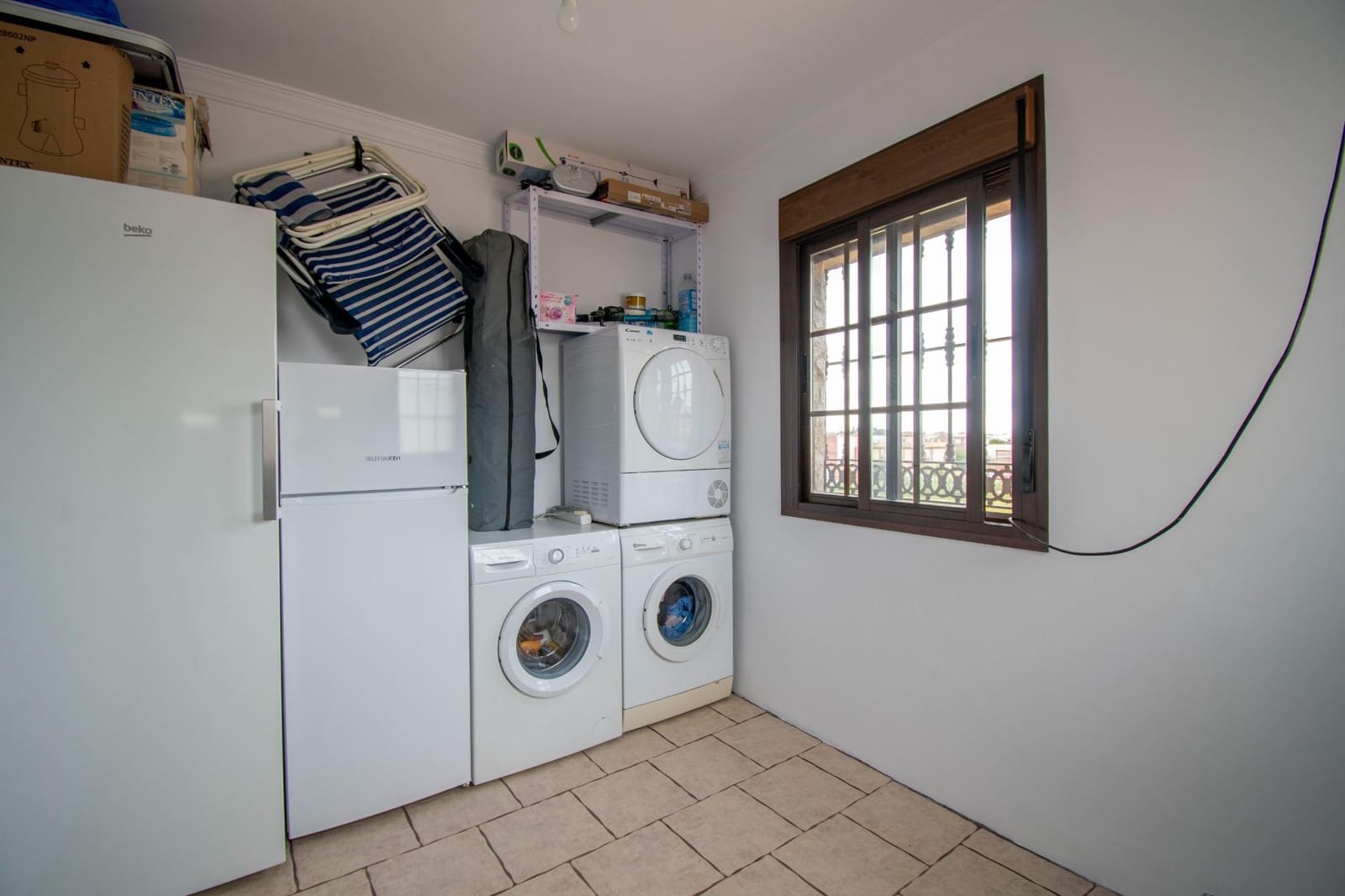 4 makuuhuone Rivitalo myytävänä paikassa Chiclana de la Frontera - 199 990 € (Ref: 9788370)