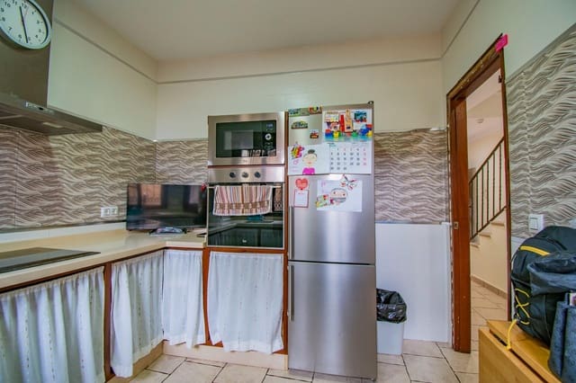 4 slaapkamer Rijtjeshuis te koop in Chiclana de la Frontera - € 199.990 (Ref: 9788370)