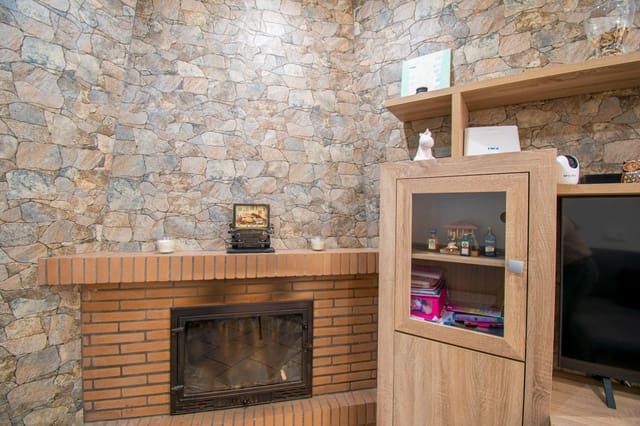 4 chambre Villa/Maison Mitoyenne à vendre à Chiclana de la Frontera - 199 990 € (Ref: 9788370)