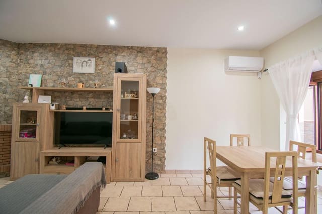 Adosado de 4 habitaciones en Chiclana de la Frontera en venta - 199.990 € (Ref: 9788370)