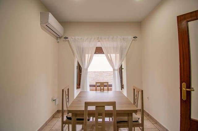 Adosado de 4 habitaciones en Chiclana de la Frontera en venta - 199.990 € (Ref: 9788370)