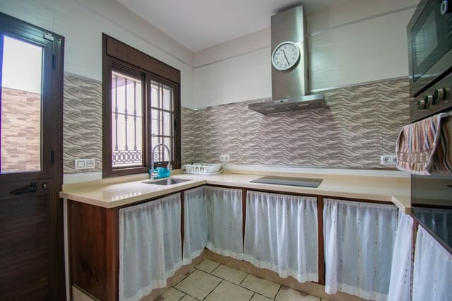 Adosado de 4 habitaciones en Chiclana de la Frontera en venta - 199.990 € (Ref: 9788370)