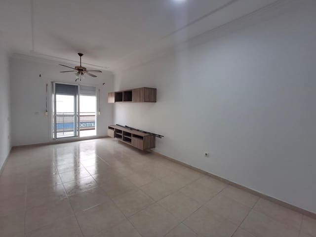 3 slaapkamer Flat te huur in Chiclana de la Frontera met garage - € 800 (Ref: 9811552)