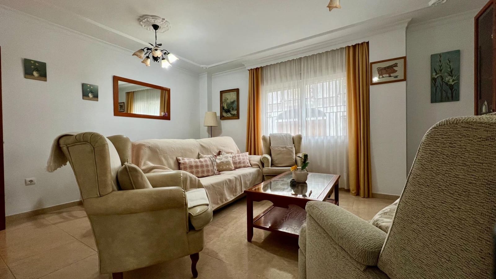4 bedroom Flat for sale in Chiclana de la Frontera - € 230,000 (Ref: 9820475)