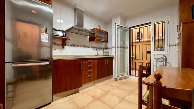 4 soveværelse Lejlighed til salg i Chiclana de la Frontera - € 230.000 (Ref: 9820475)
