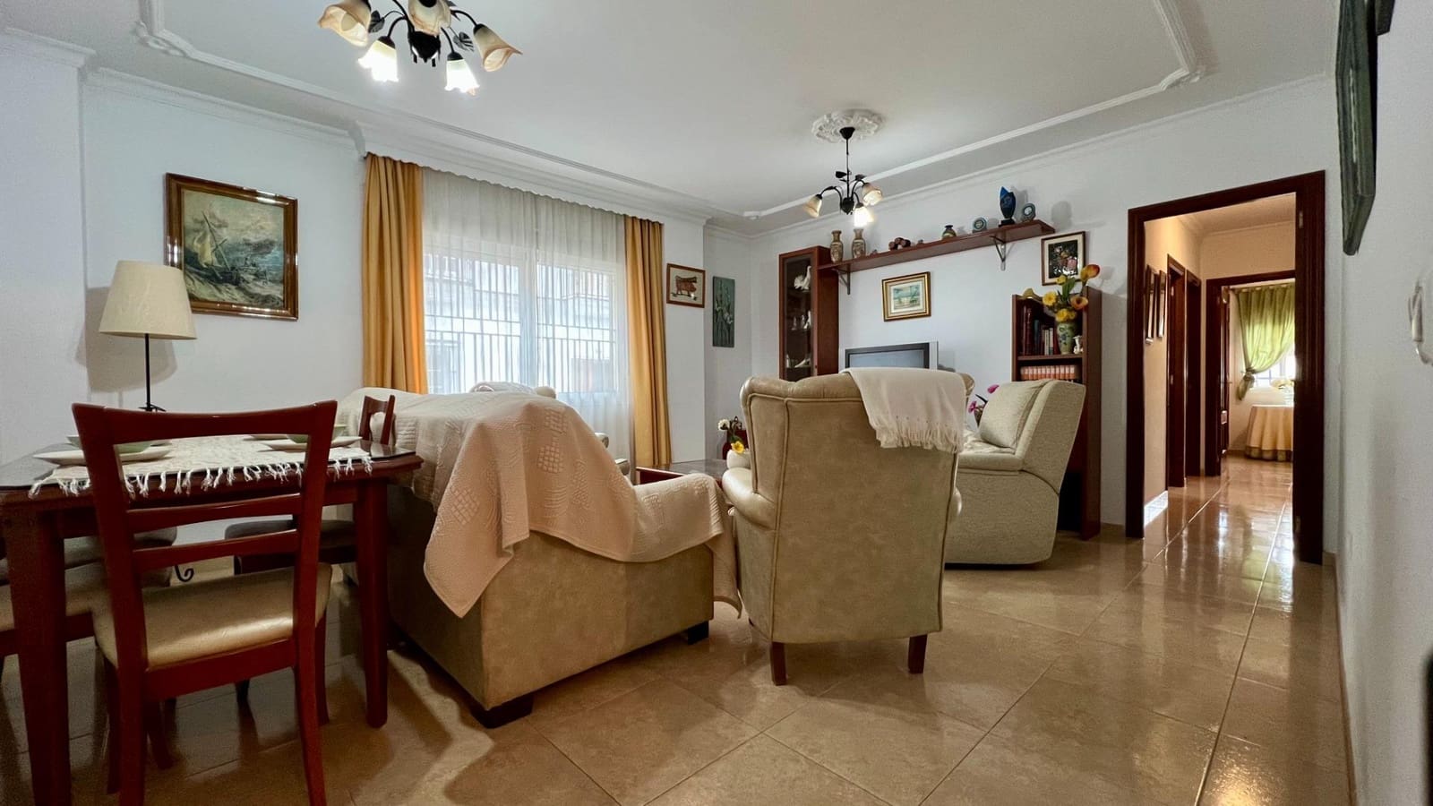 4 bedroom Flat for sale in Chiclana de la Frontera - € 230,000 (Ref: 9820475)