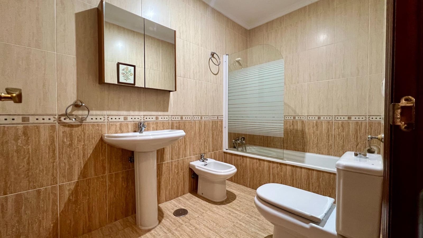 4 bedroom Flat for sale in Chiclana de la Frontera - € 230,000 (Ref: 9820475)
