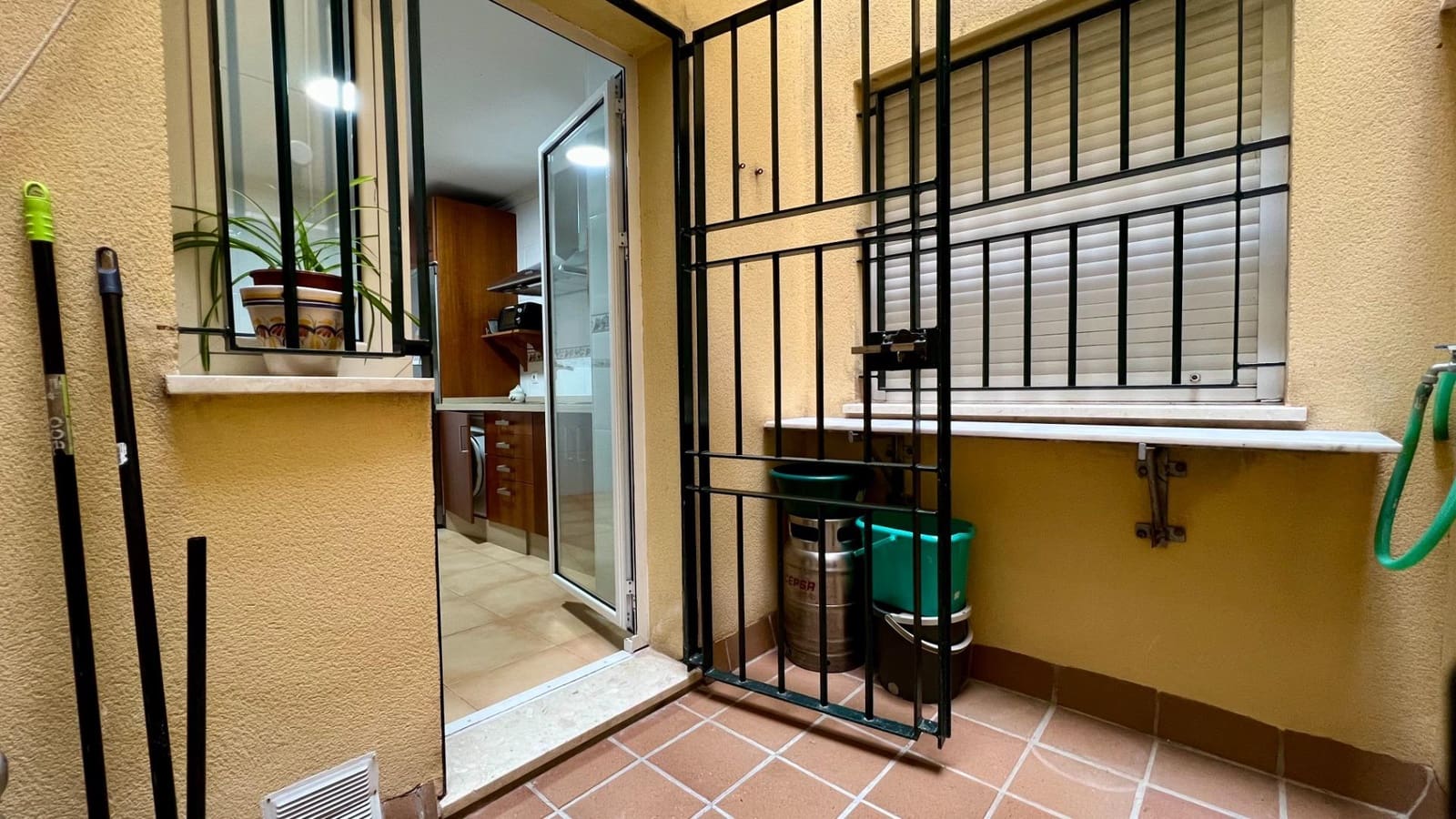 4 bedroom Flat for sale in Chiclana de la Frontera - € 230,000 (Ref: 9820475)