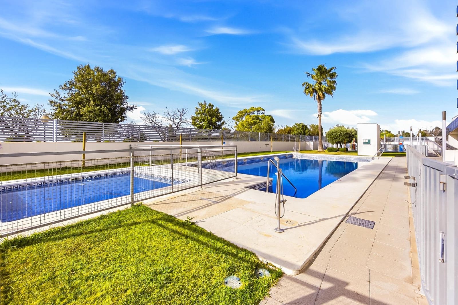 3 bedroom Flat for sale in San Fernando with pool garage - € 365,000 (Ref: 9820477)