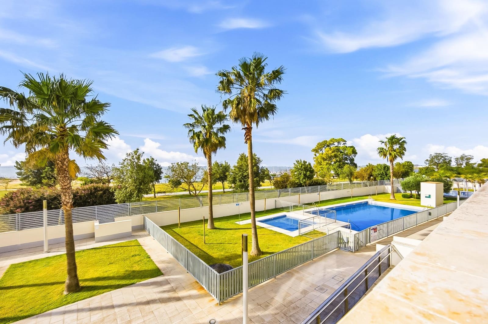 3 bedroom Flat for sale in San Fernando with pool garage - € 365,000 (Ref: 9820477)