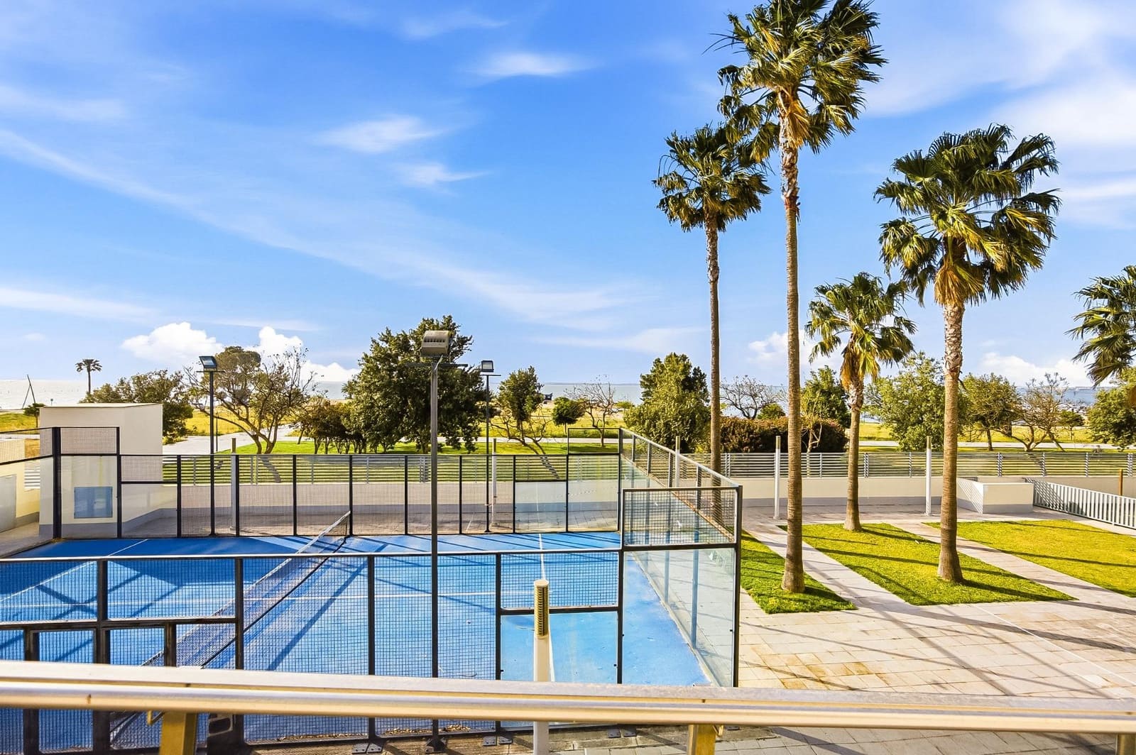 3 bedroom Flat for sale in San Fernando with pool garage - € 365,000 (Ref: 9820477)