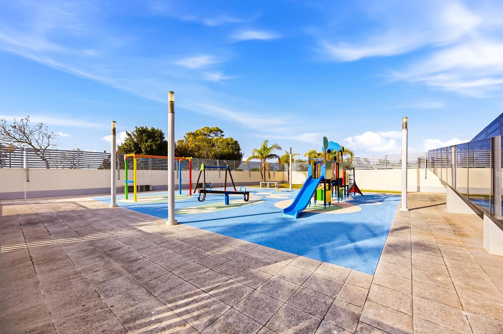 3 bedroom Flat for sale in San Fernando with pool garage - € 365,000 (Ref: 9820477)