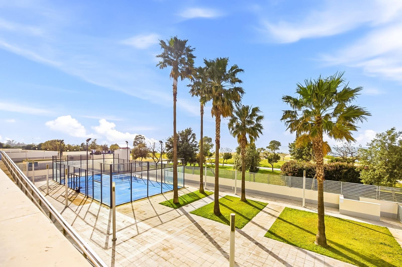 3 bedroom Flat for sale in San Fernando with pool garage - € 365,000 (Ref: 9820477)