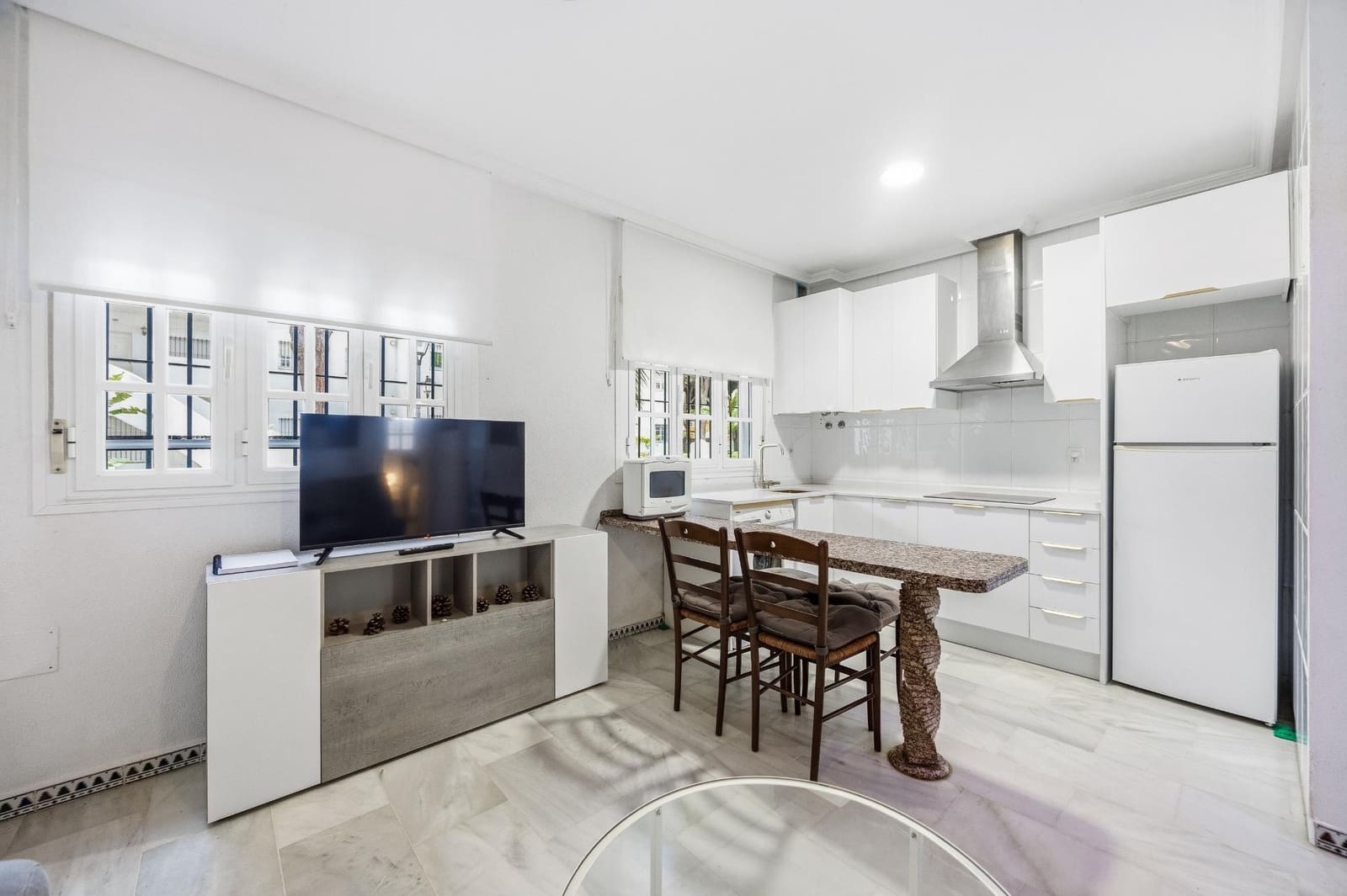 2 bedroom Apartment for sale in Chiclana de la Frontera with garage - € 265,000 (Ref: 9820478)