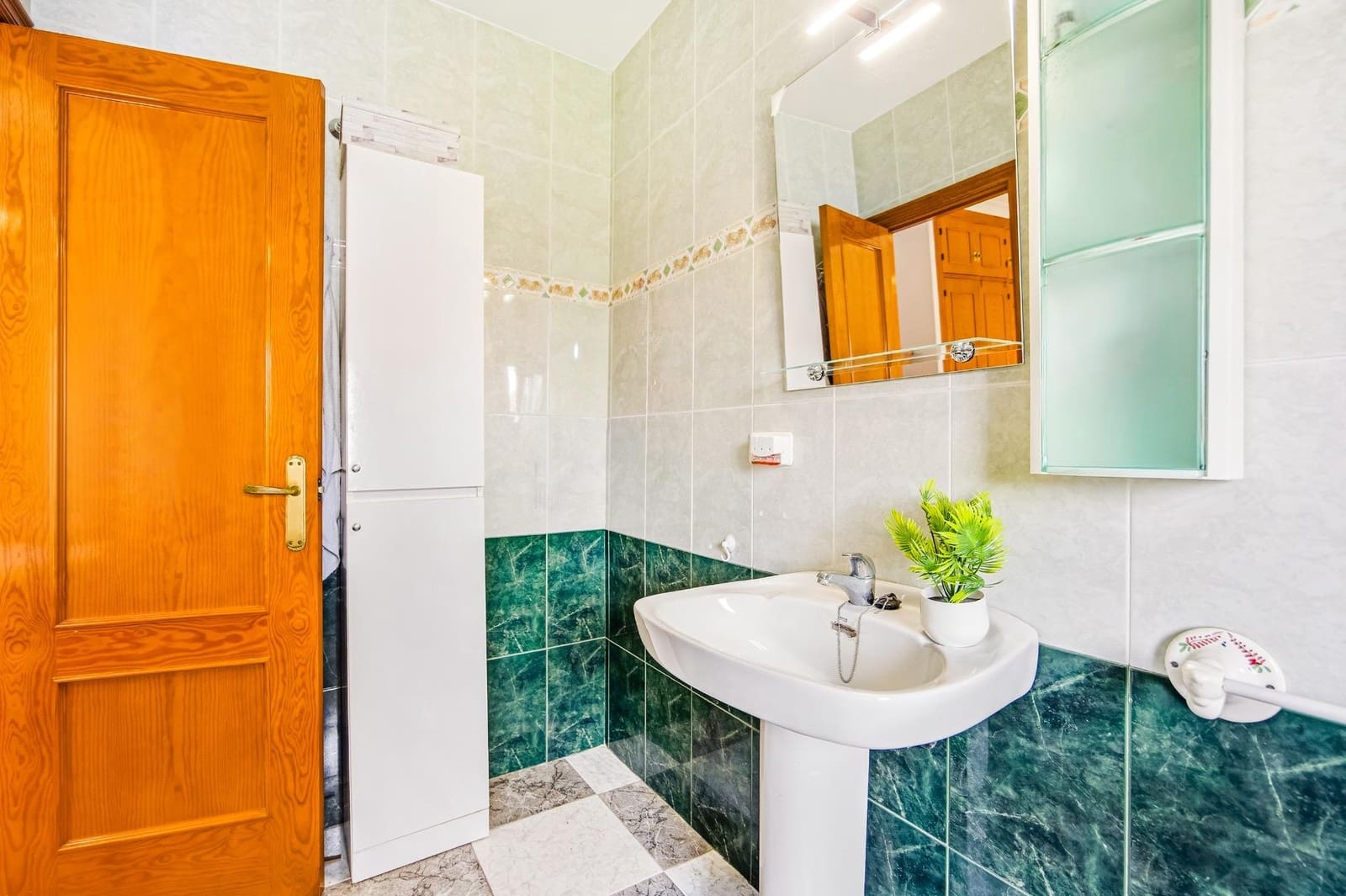 3 soveværelse Villa til salg i Chiclana de la Frontera med swimmingpool - € 389.990 (Ref: 9820480)