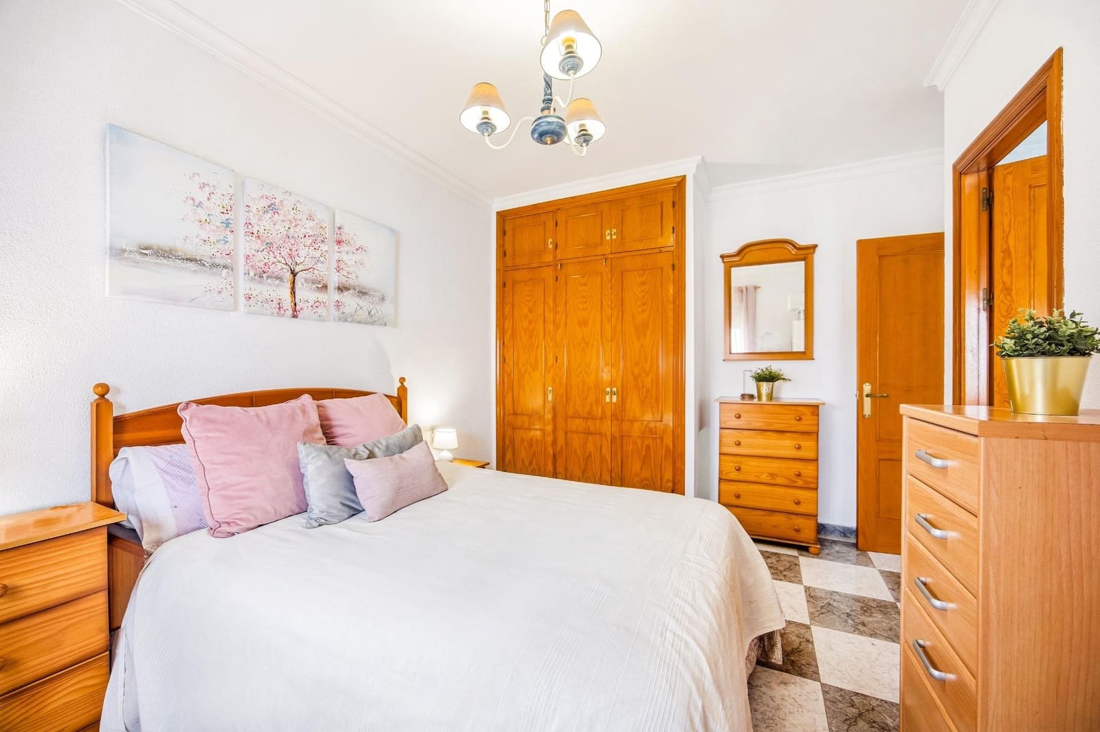 3 soveværelse Villa til salg i Chiclana de la Frontera med swimmingpool - € 389.990 (Ref: 9820480)