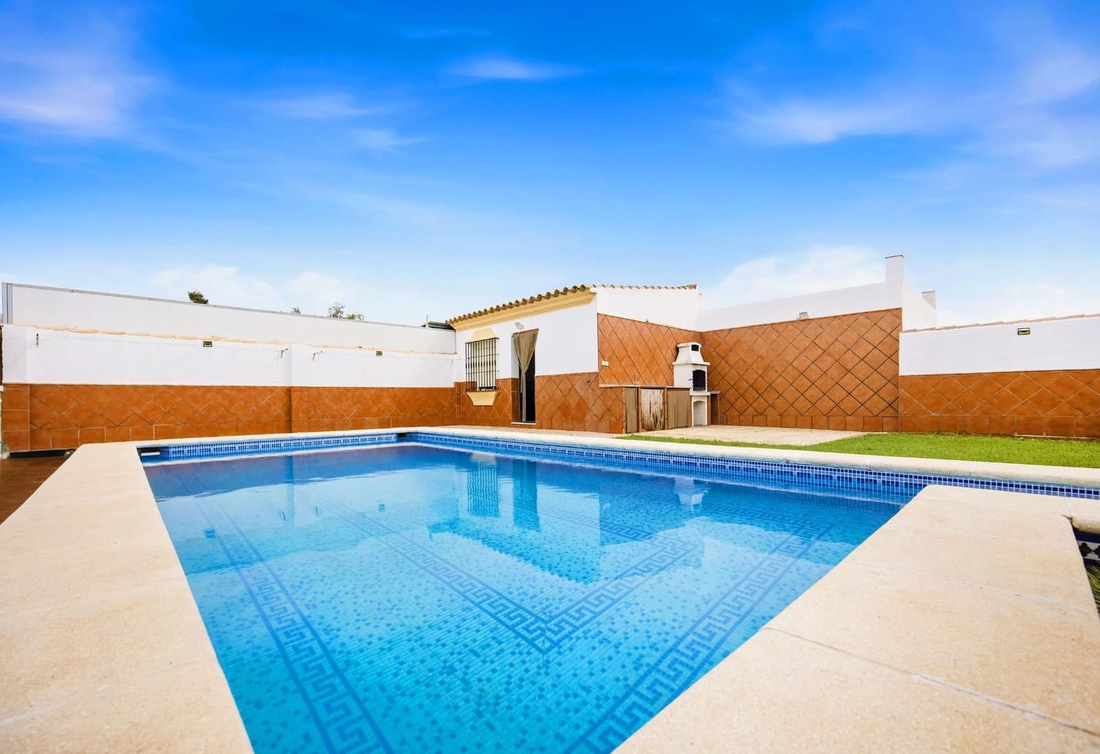 3 soveværelse Villa til salg i Chiclana de la Frontera med swimmingpool - € 389.990 (Ref: 9820480)