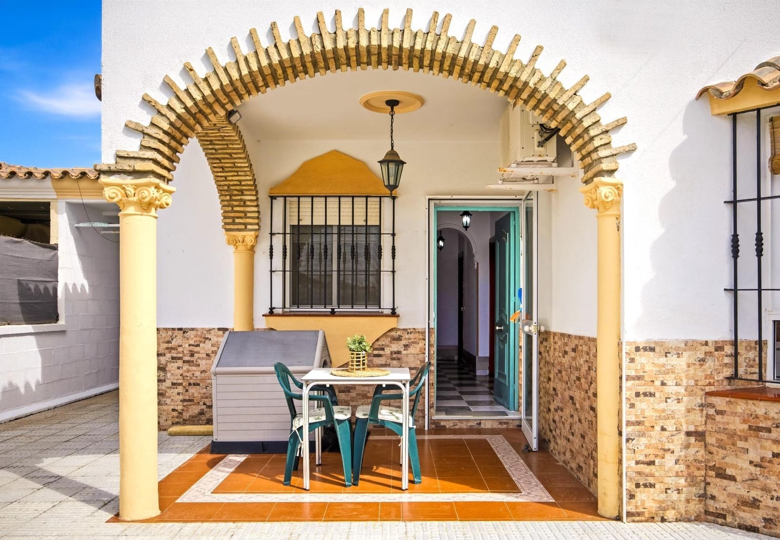 3 soveværelse Villa til salg i Chiclana de la Frontera med swimmingpool - € 389.990 (Ref: 9820480)