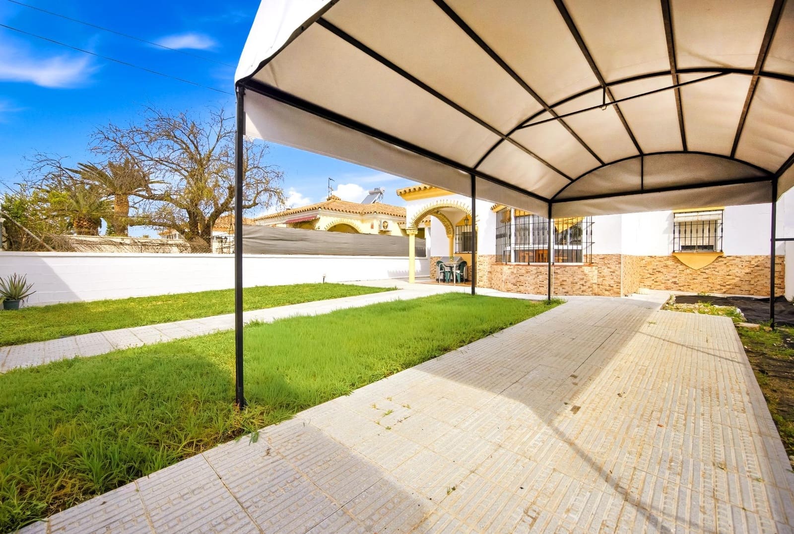 3 soveværelse Villa til salg i Chiclana de la Frontera med swimmingpool - € 389.990 (Ref: 9820480)