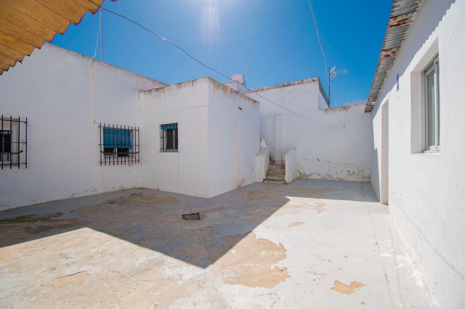 2 bedroom Townhouse for sale in Chiclana de la Frontera - € 196,900 (Ref: 9831321)