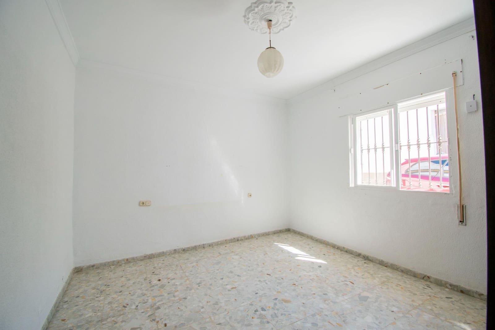 2 bedroom Townhouse for sale in Chiclana de la Frontera - € 196,900 (Ref: 9831321)
