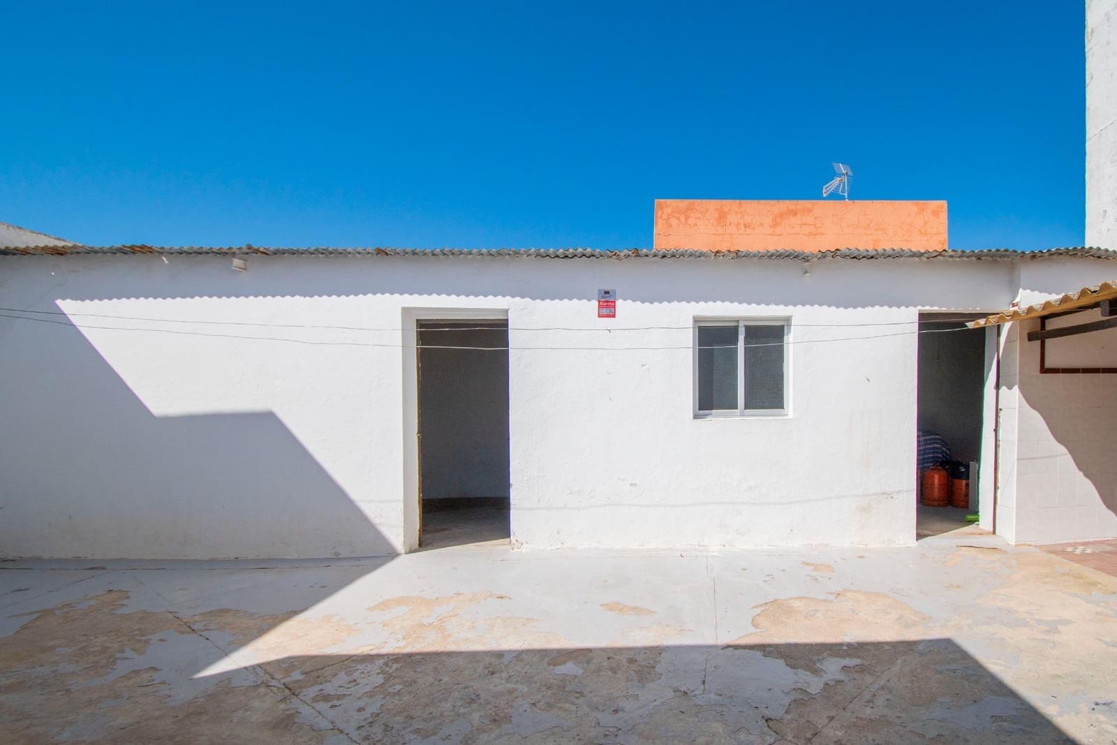 2 bedroom Townhouse for sale in Chiclana de la Frontera - € 196,900 (Ref: 9831321)