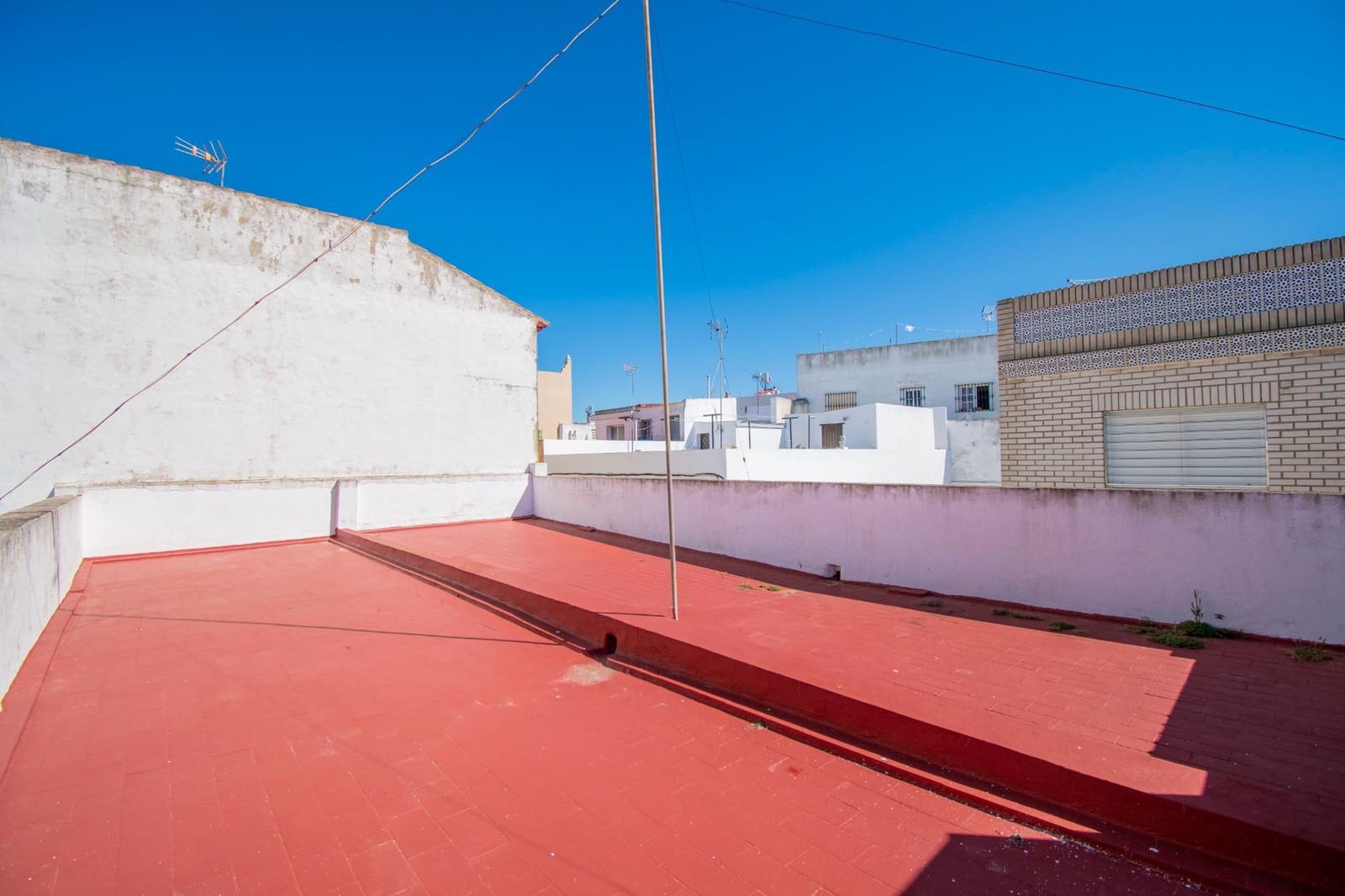 2 bedroom Townhouse for sale in Chiclana de la Frontera - € 196,900 (Ref: 9831321)