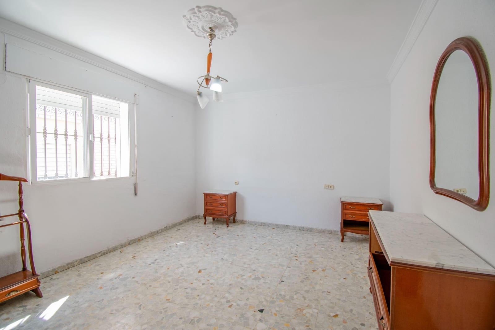 2 bedroom Townhouse for sale in Chiclana de la Frontera - € 196,900 (Ref: 9831321)