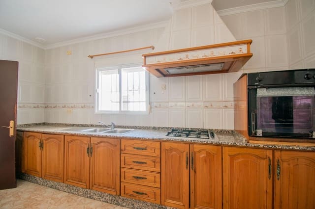 2 makuuhuone Omakotitalo myytävänä paikassa Chiclana de la Frontera - 196 900 € (Ref: 9831321)