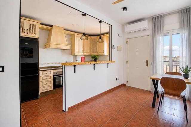 2 slaapkamer Appartement te koop in La Barrosa, Chiclana de la Frontera met zwembad - € 269.000 (Ref: 9849317)