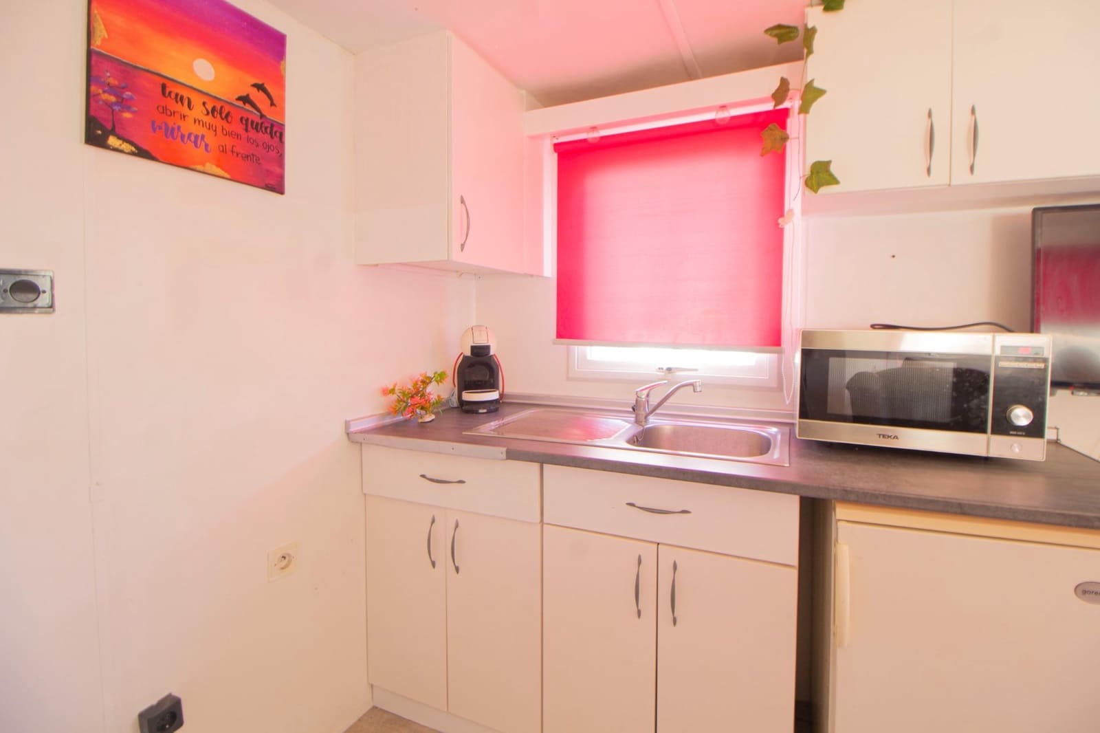 5 bedroom Villa for sale in Novo Sancti Petri with garage - € 249,990 (Ref: 9861849)