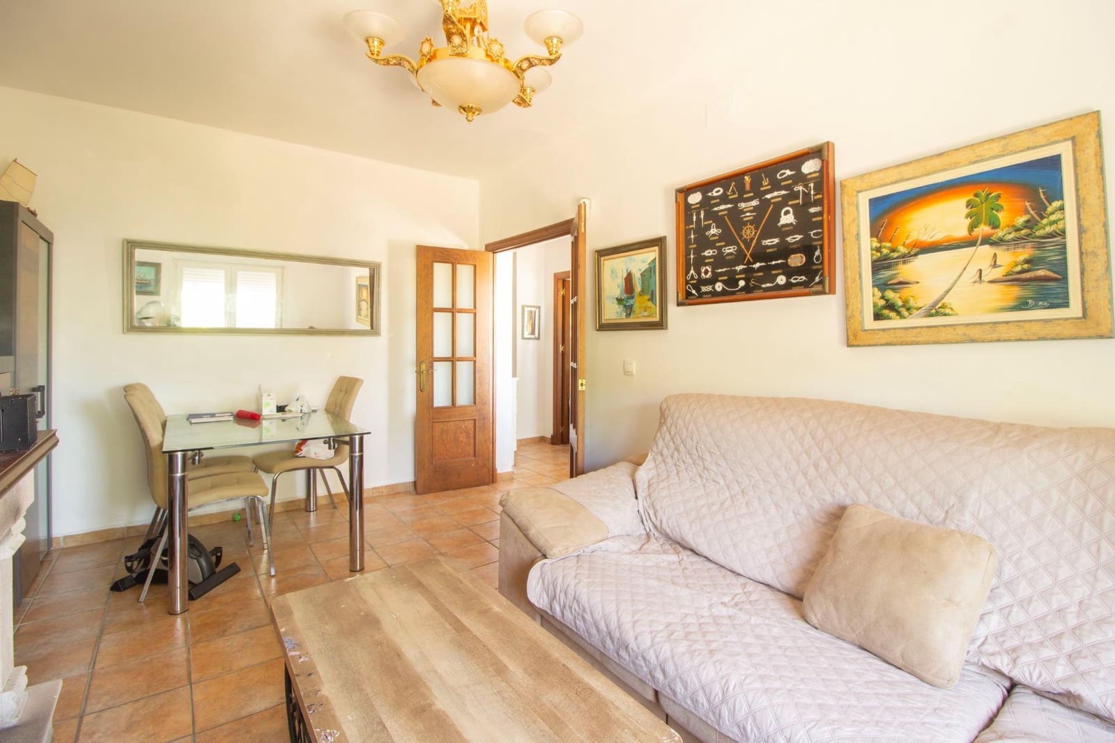 5 bedroom Villa for sale in Novo Sancti Petri with garage - € 249,990 (Ref: 9861849)