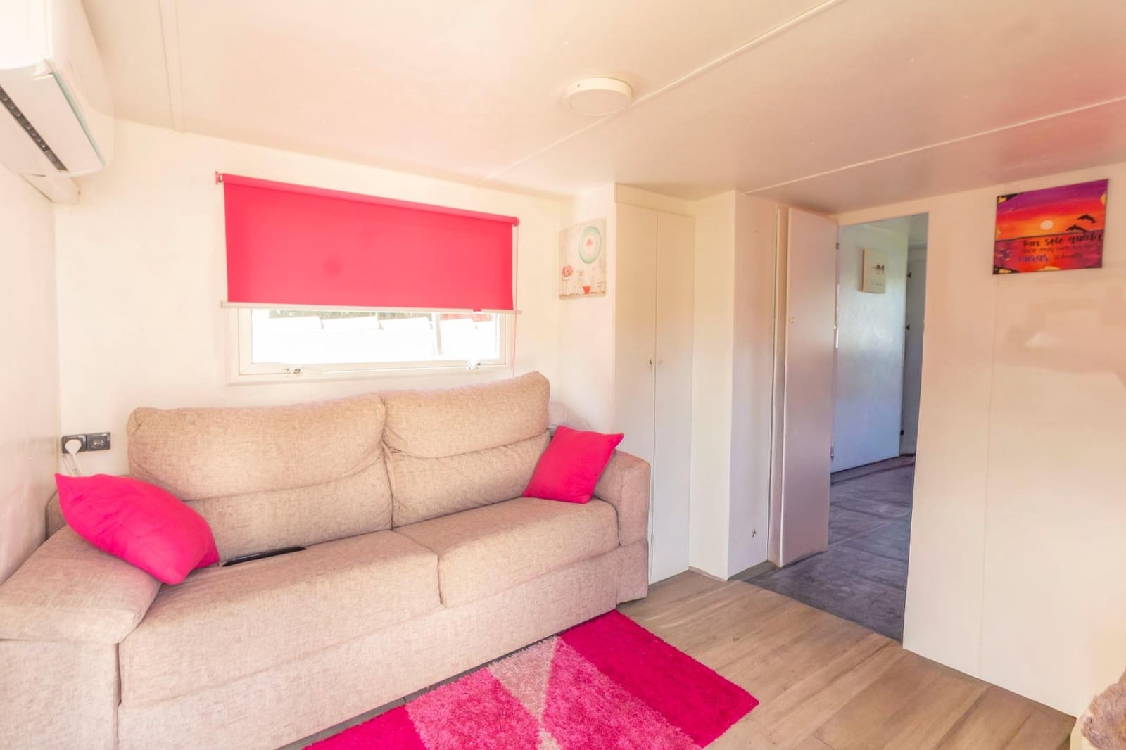 5 bedroom Villa for sale in Novo Sancti Petri with garage - € 249,990 (Ref: 9861849)