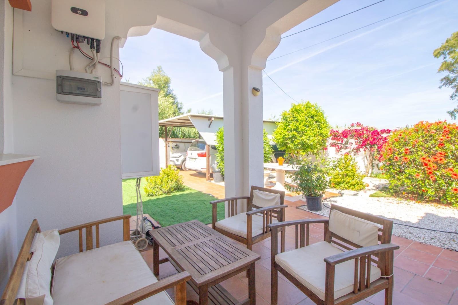 5 bedroom Villa for sale in Novo Sancti Petri with garage - € 249,990 (Ref: 9861849)