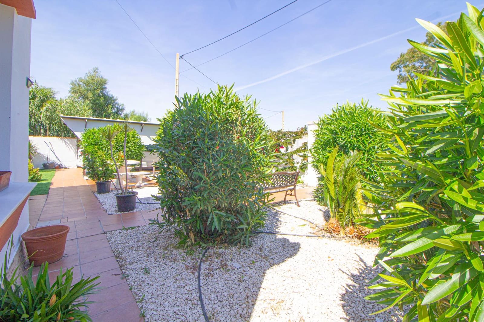 5 bedroom Villa for sale in Novo Sancti Petri with garage - € 249,990 (Ref: 9861849)