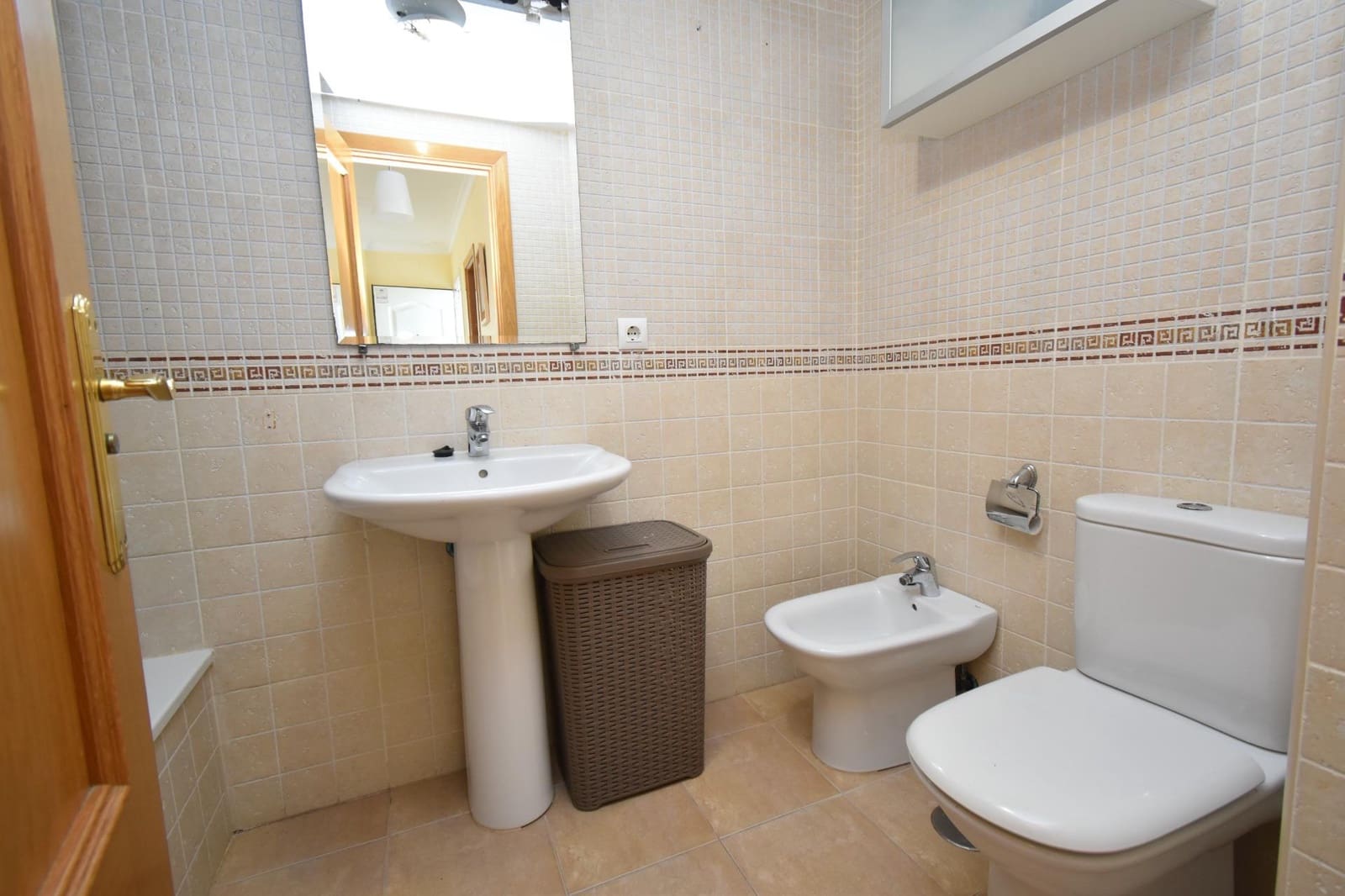 2 slaapkamer Penthouse te koop in La Barrosa met zwembad - € 299.000 (Ref: 9876379)
