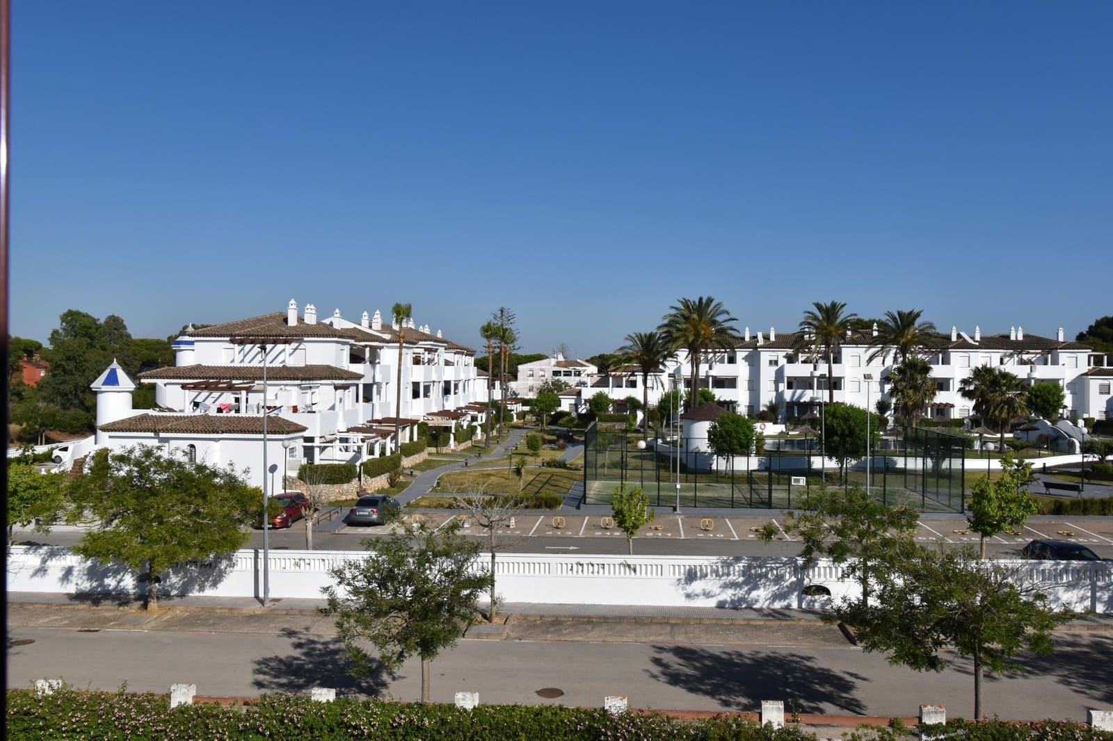 2 slaapkamer Penthouse te koop in La Barrosa met zwembad - € 299.000 (Ref: 9876379)