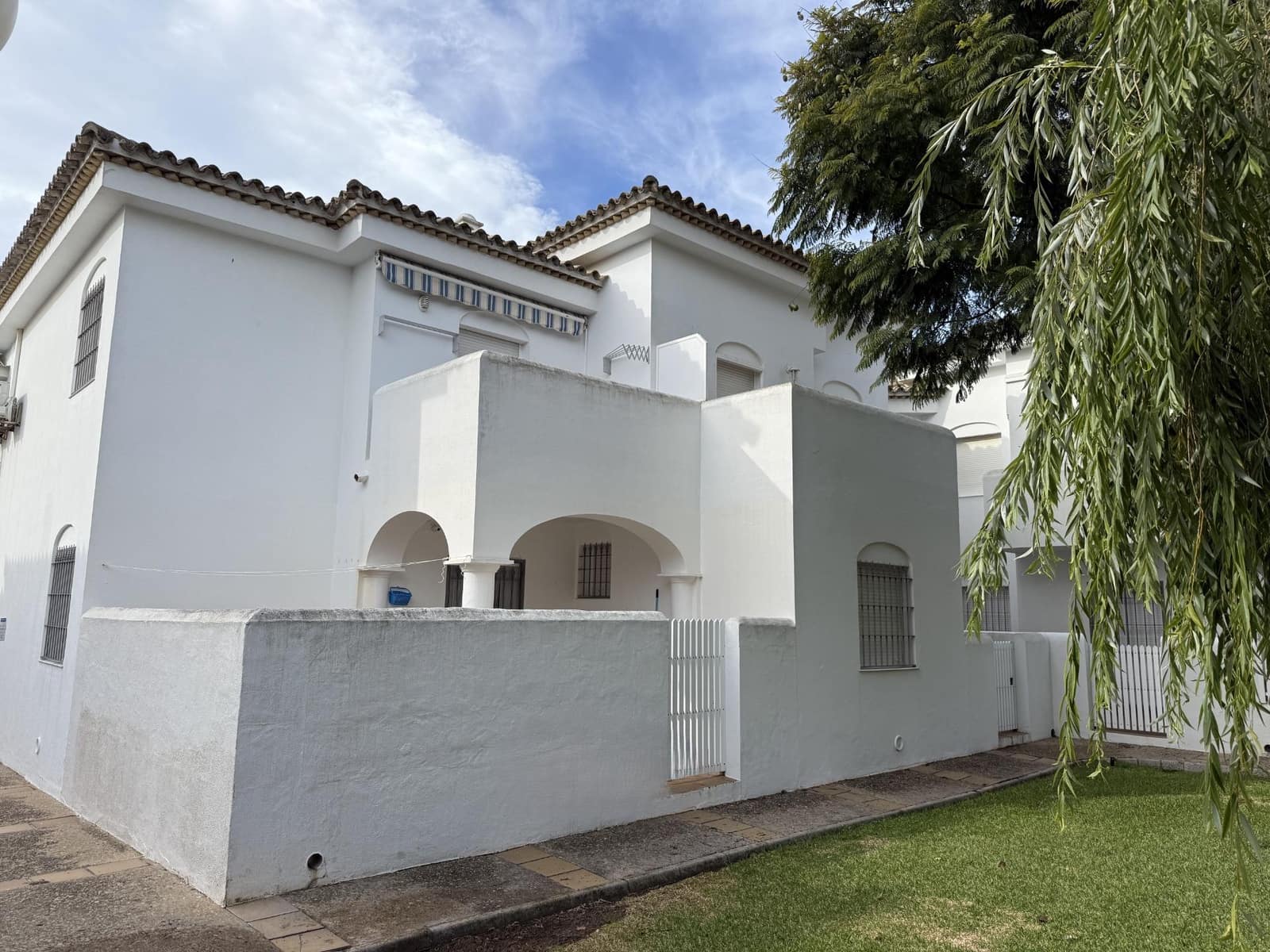 2 slaapkamer Appartement te koop in La Barrosa met zwembad - € 310.000 (Ref: 9876380)