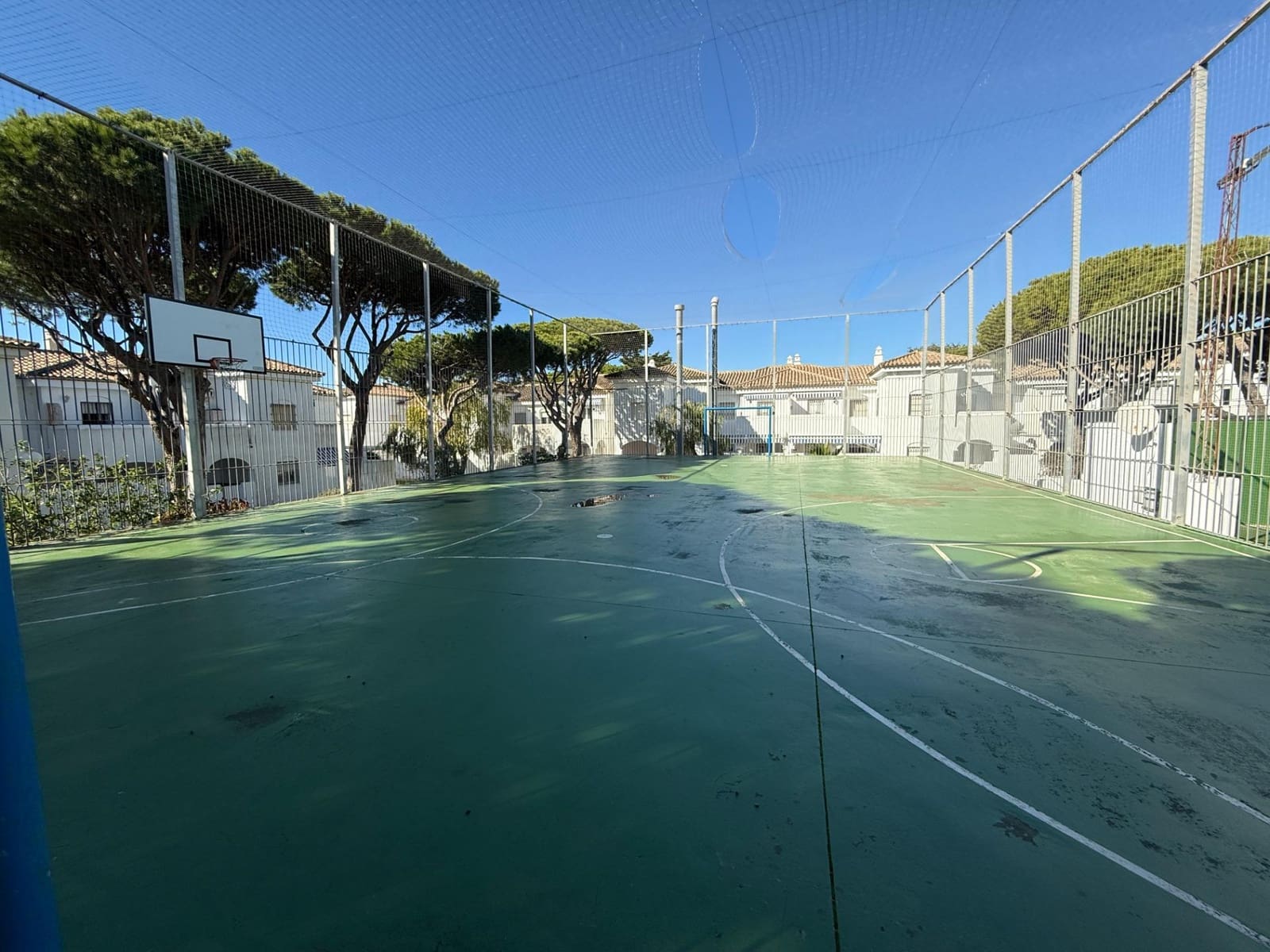 2 slaapkamer Appartement te koop in La Barrosa met zwembad - € 310.000 (Ref: 9876380)