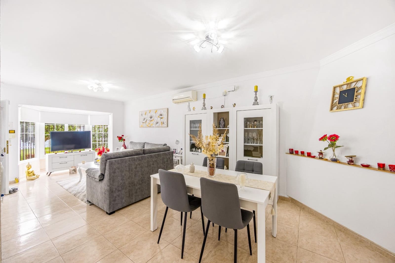 Chalet de 3 habitaciones en Chiclana de la Frontera en venta - 336.000 € (Ref: 9876384)