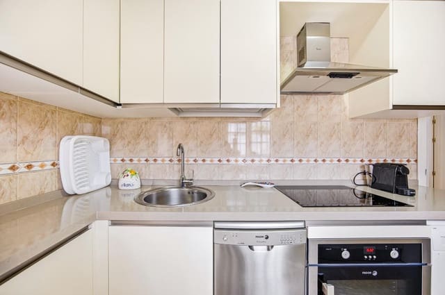 Chalet de 3 habitaciones en Chiclana de la Frontera en venta - 336.000 € (Ref: 9876384)